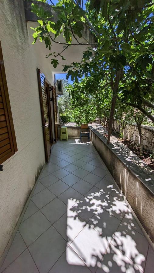 Hasani Apartments Sarandë 外观 照片